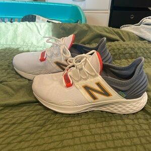 Men’s new balance size 7.5 women’s 9.